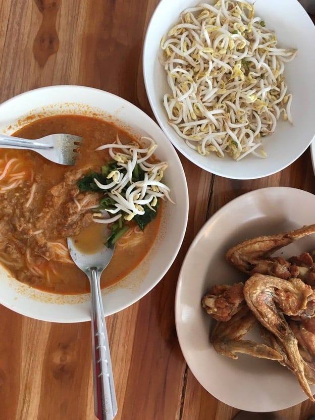 เมนูของร้าน ขนมจีนแม่พลอย