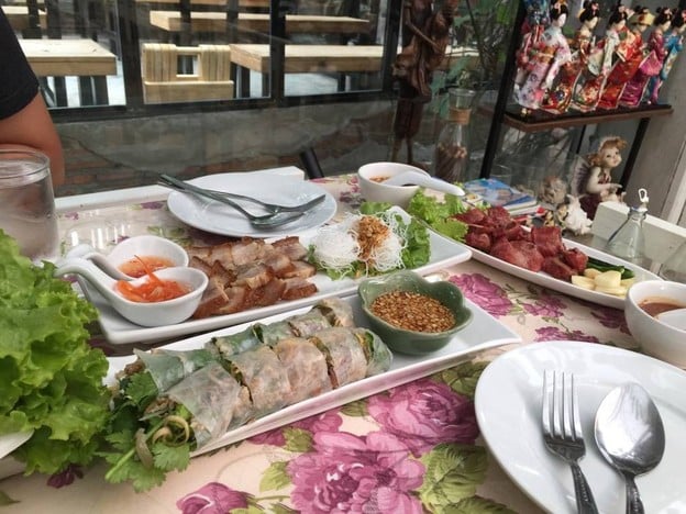 VT แหนมเนือง หลัง มข. The Red Roof
