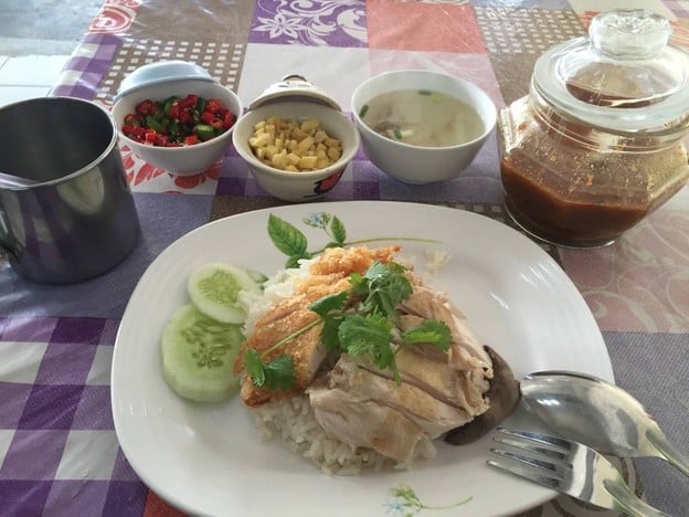 เมนูของร้าน ข้าวมันไก่ขิงสด เฮียดุลย์ สาขาสืบศิริ