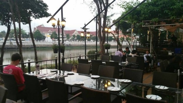 สามเสนวิลล่า ต้นตำรับเบียร์วุ้นแก้วแช่เจ้าแรกของไทย ริมปิง