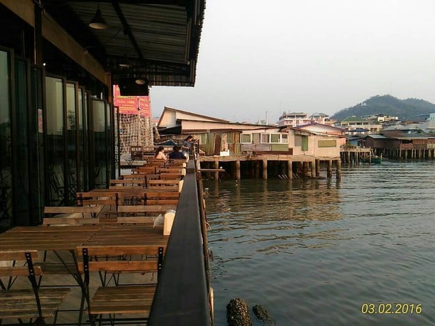 บรรยากาศ เทียบท่า ณ ศรีราชา