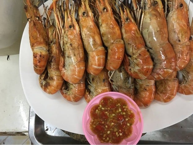 เมนูของร้าน หมูทอดเจียงฮาย ตลาดเช้ายูดีทาวน์