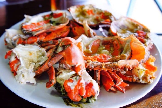 ถาวร ซีฟู้ดส์ & โฮมสเตย์