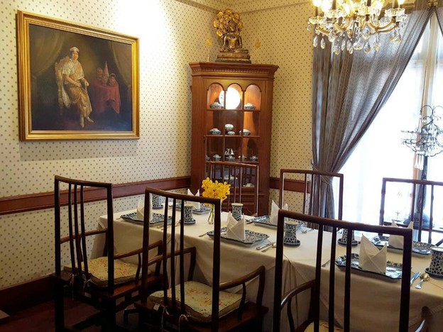 บรรยากาศ ท่านหญิง สีลม