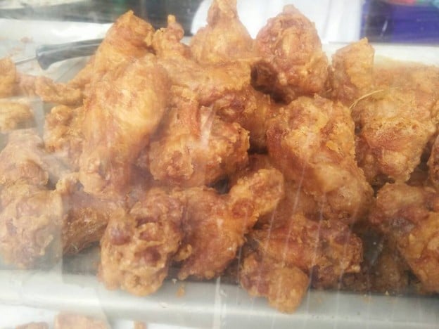 ไก่จ๊ากป้าโหน่ง  หลังมช ซอย ขนมจีนหล่มเก่า