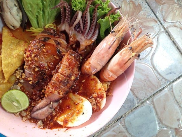 ก๋วยเตี๋ยวต้มยำไข่หวานประตูสวนดอกเชียงใหม่
