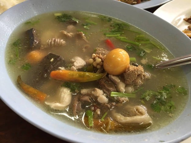 เมนูของร้าน ไก่หุบบอนเจ้าของต้นตำรับ ศรีราชา