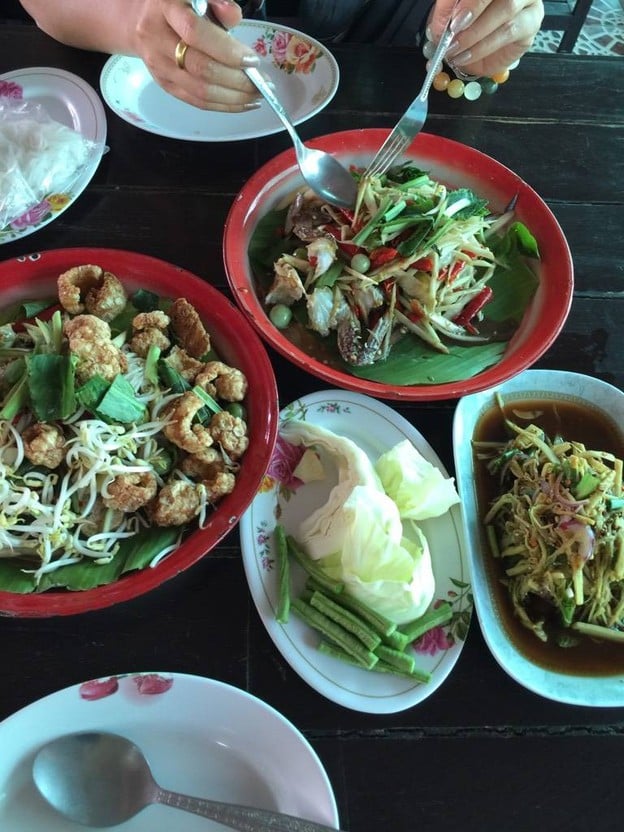 ส้มตำพี่อาจ