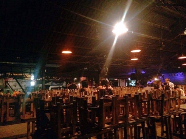 บรรยากาศ แก๊สโซลีน New Location