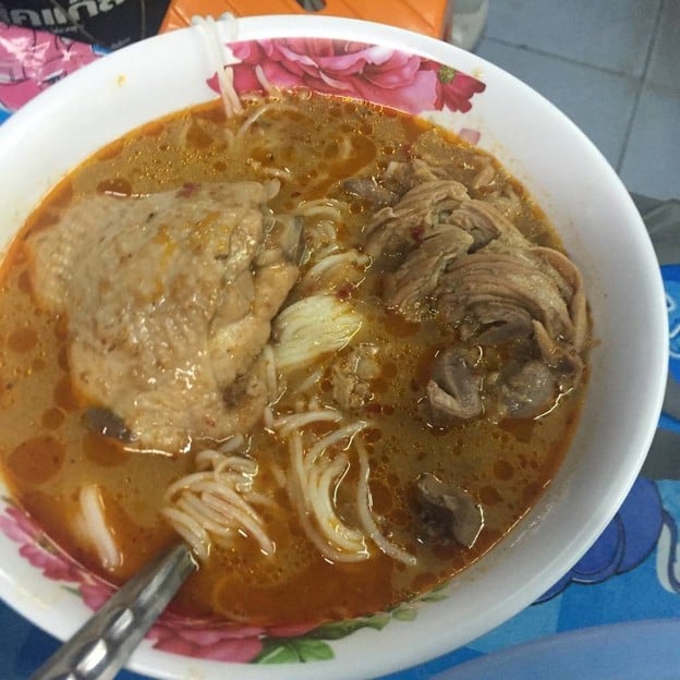 ขนมจีนยายเป้ากระเด้าหม้อ