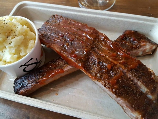 เมนูของร้าน Meat & Bones The Commons