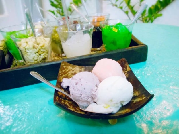 เมนูของร้าน ไอติมโบราณ ลุงดำ