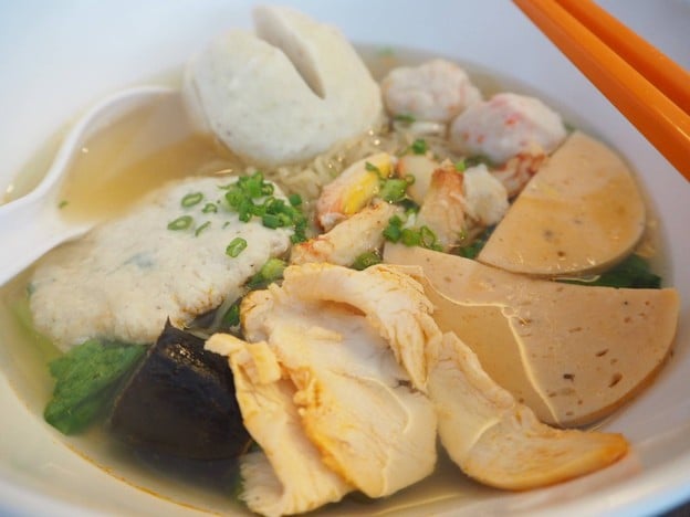 กูฟู ก๋วยเตี๋ยวไก่ไจแอนท์