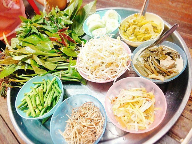 ขนมจีนแม่สมหมาย (หน้าหอนาฬิกาเจ้าเก่า)