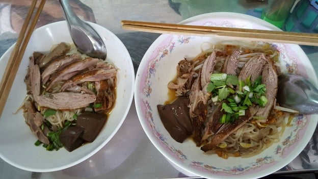 เมนูของร้าน ก๋วยเตี๋ยวเป็ด เจ้าเก่าตลาดสวนหลวง(จุฬาฯ 18)