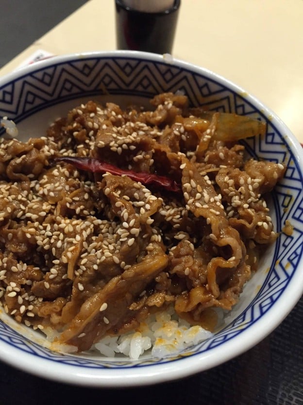 Yoshinoya โยชิโนยะ ข้าวหน้าเนื้อ ข้าวหน้าหมู เซ็นทรัลเวิลด์