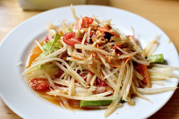 ขนมจีนเทวดาบีบเส้นสดๆ พระราม 2