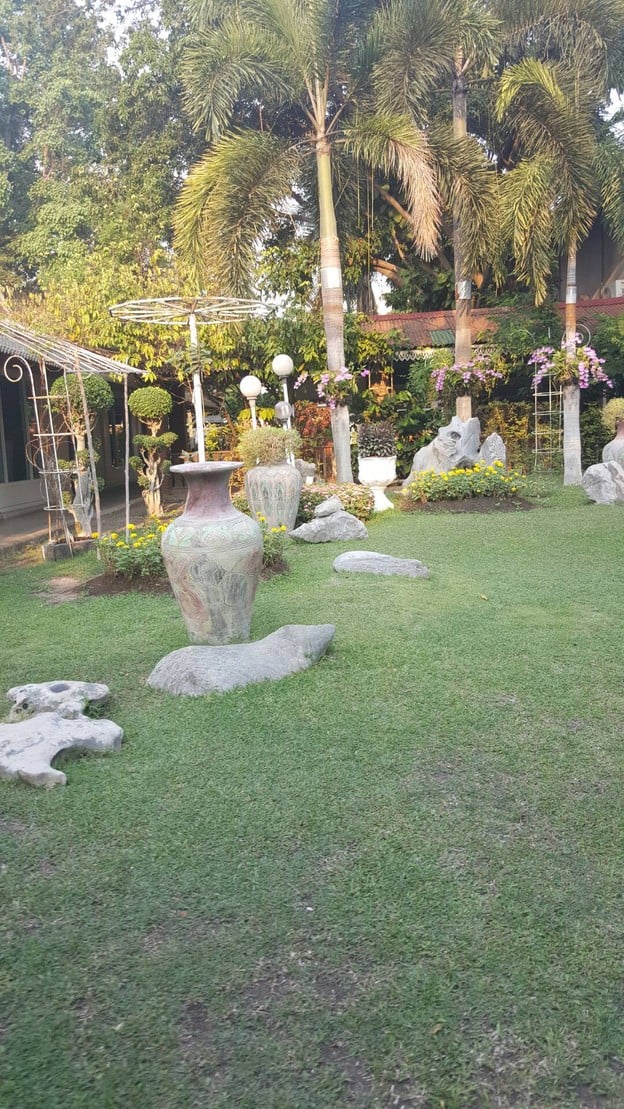 สวนอาหารบัวหลวง