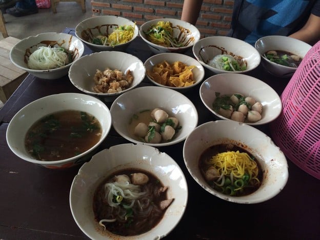 ก๋วยเตี๋ยวเรือชามเล็ก สูตรโบราณ สาขา 1 ทางเข้าวัดศาลาลอย