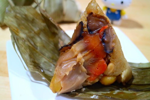 เมนูของร้าน ตี๋น้อย บ๊ะจ่างฮ่องเต้ ริมถนนจรัญสนิทวงศ์ ระหว่าง ซ.จรัญ 1 กับ 3