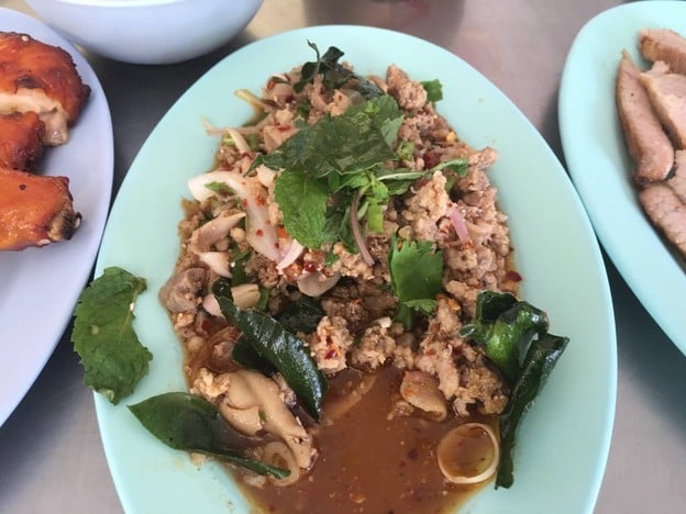 เมนูของร้าน ลาบเป็ดนายหนอม