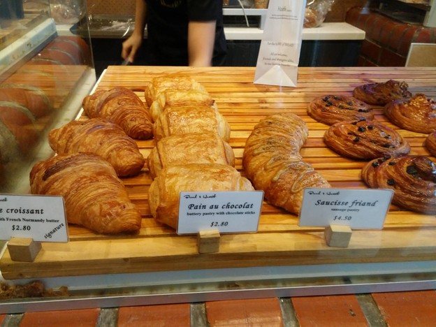 บรรยากาศ Bread & Hearth Artisanal Bakery Cafe