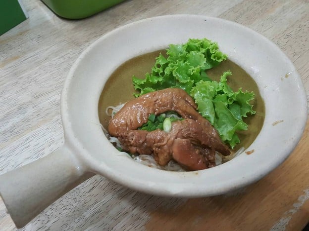 เมนูของร้าน ผัดไทยตะวันดา x บะหมี่ไก่ตุ๋น