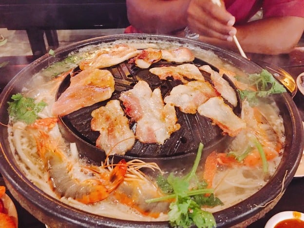 พุงกางหมูกระทะ