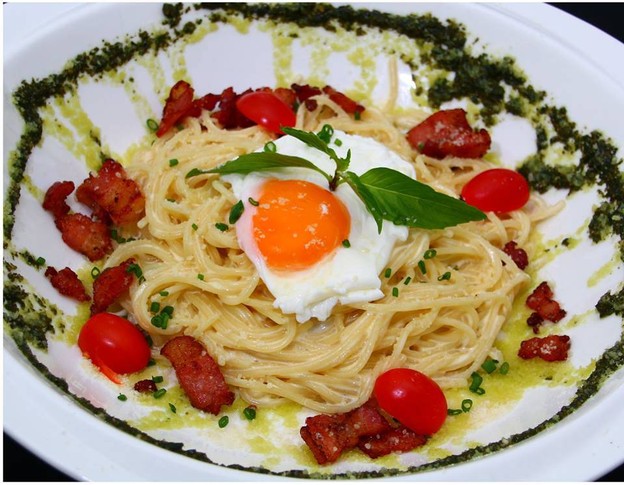 Pipooh Coffee Bar & Restaurant