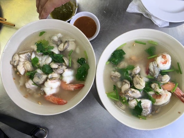 เฮียหวาน ข้าวต้มปลา สาทร