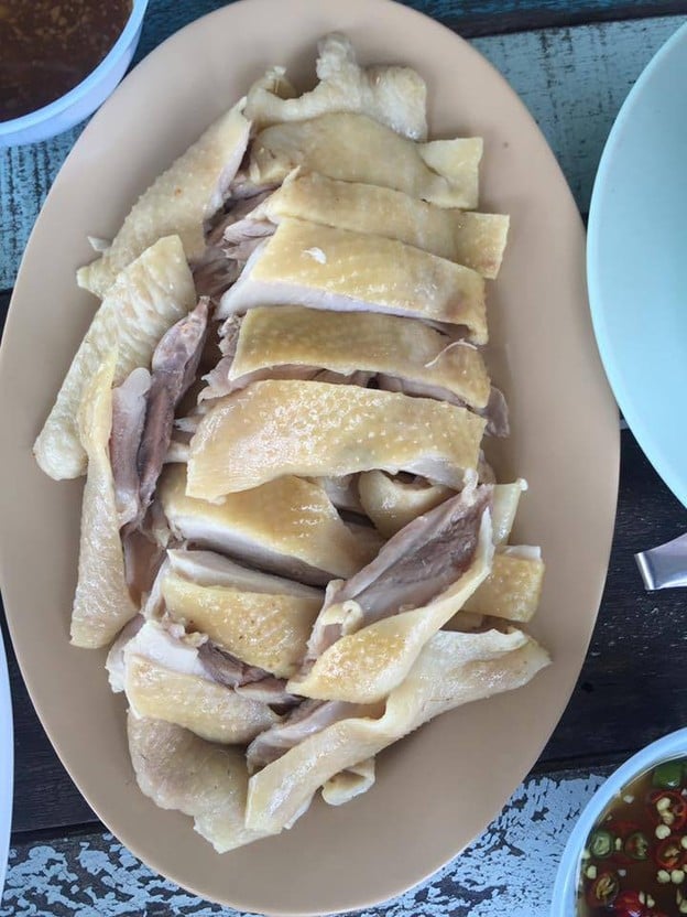 คุณต๋อง ไก่หุบบอน