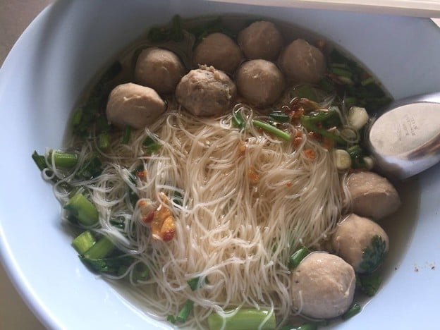 หอมโอชา 2 ถนน วัชรสฤษดิ์ (ตรงข้ามหอประชุมเปรมฯ)