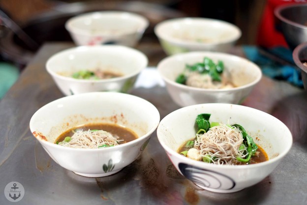 ต้อย ก๋วยเตี๋ยวเรือ (วัดมะกอก)