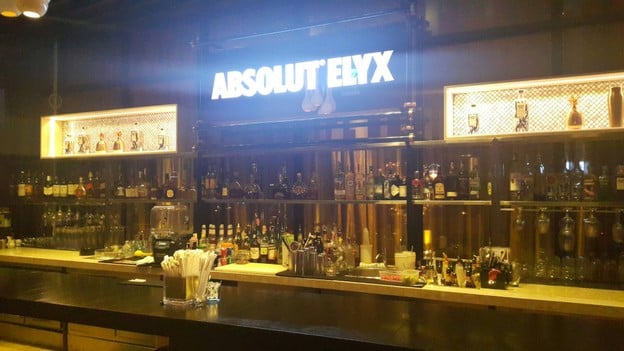 บรรยากาศ Three Sixty Lounge Millennium Hilton Bangkok Hotel