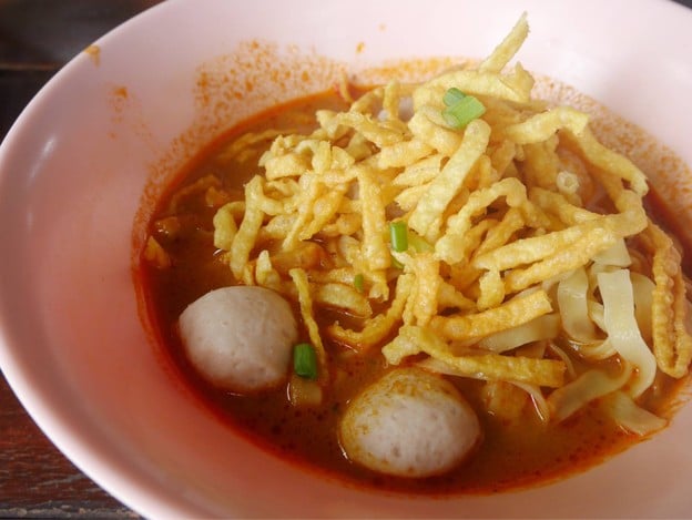 ร้านข้าวซอย ดงดอกไม้