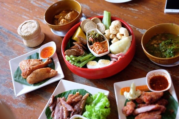 เฮือนเพ็ญ