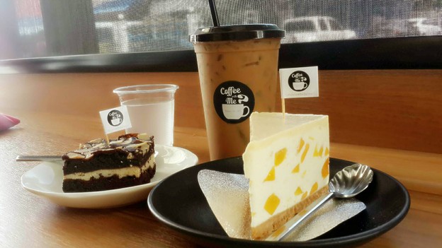 เมนูของร้าน Coffee With Me?