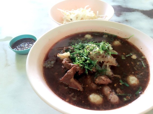 ก๋วยเตี๋ยวเฉินหลงละม้ายสงเคราะห์