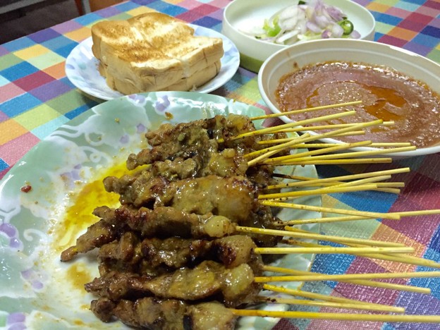ฮารูน สะเต๊ะ ผัดไท หอยทอด