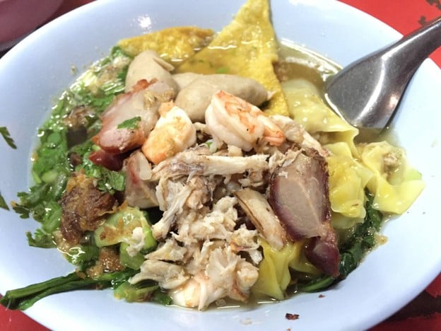 บะหมี่เกี๊ยวปู ป้าไก่เดือยทอง