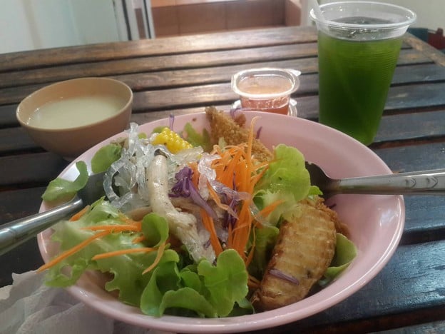 เมนูของร้าน สลัดคุณหนู