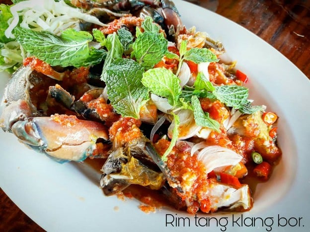 เมนูของร้าน ครัวริมทางกลางบ่อ แม่กลอง แหลมใหญ่