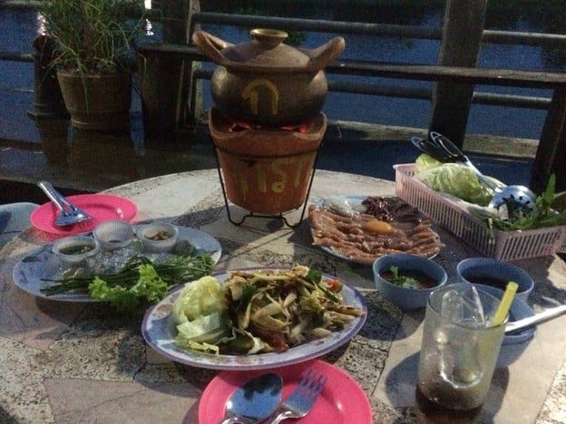 สองพี่น้อง จิ้มจุ่ม หมูกระทะ