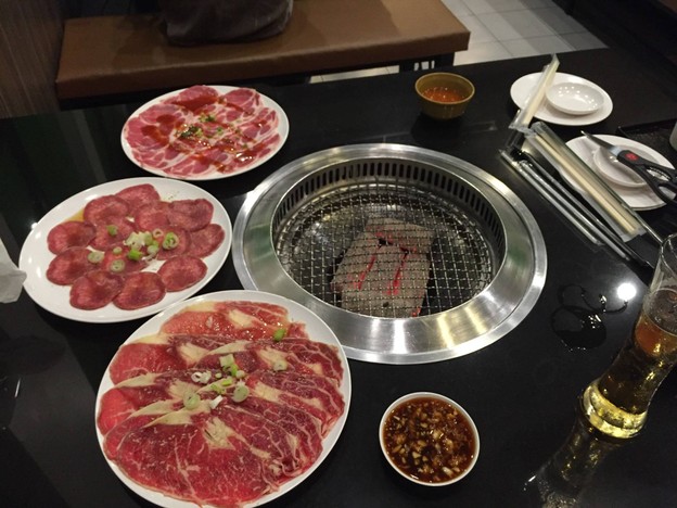 บรรยากาศ Buta & Gyu สืบศิริ