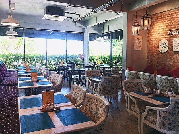 ร้านอาหาร คอรัล ไวน์