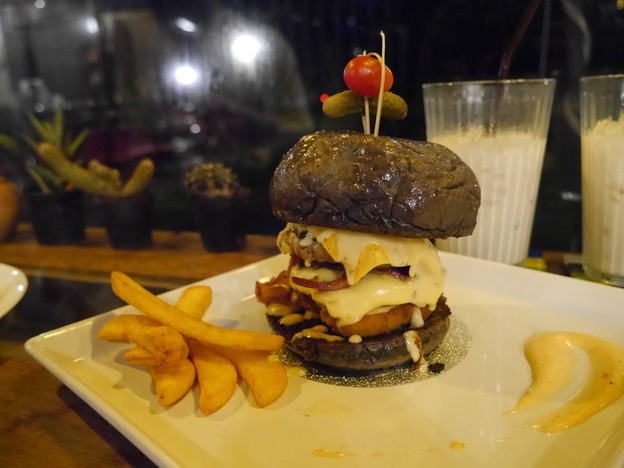 จำนง Burger & Coffee