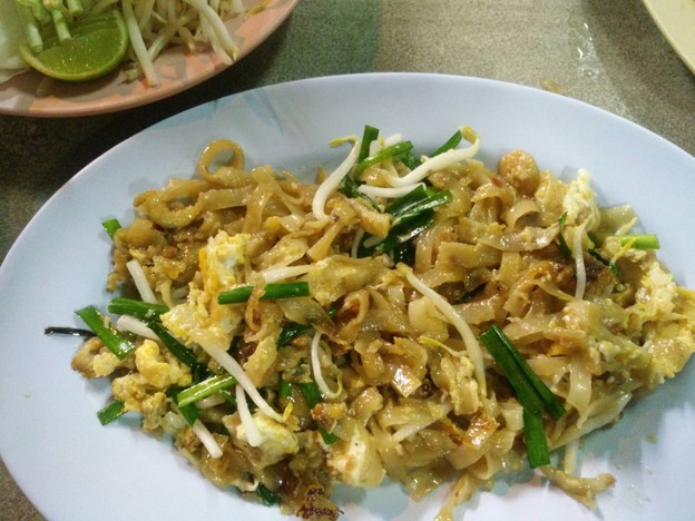 ผัดไทยท่าแพ (สะพานแม่ข่าเจ้าเก่า)