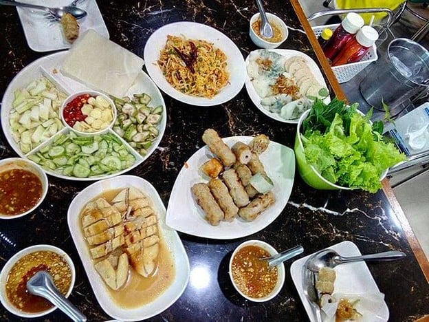 เมนูของร้าน DN แดงหน่องแหนมเนือง เมืองเก่า