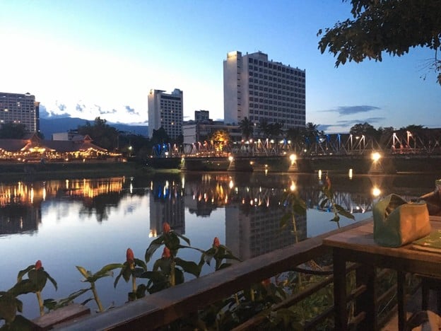 At ขัวเหล็ก Café & Restaurant