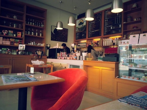 บรรยากาศ ภูเลย Restaurant ถนนร่วมใจ